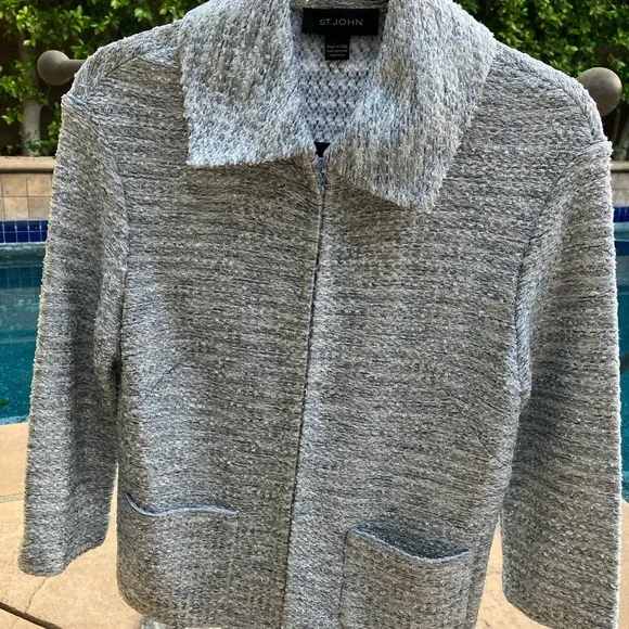 St. John Stunning Silver Jacket, front pockets and hook/eye closures - Picture 2 of 11